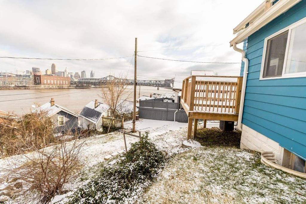 Cozy Riverfront Bungalow With Stunning Views コビントン エクステリア 写真