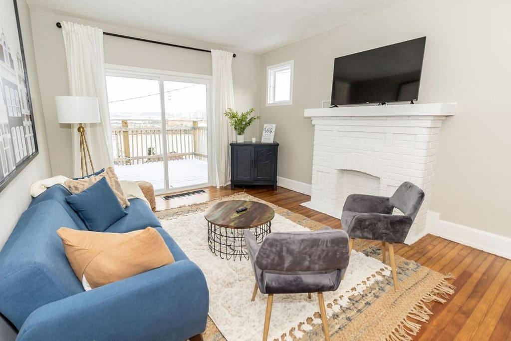 Cozy Riverfront Bungalow With Stunning Views コビントン エクステリア 写真