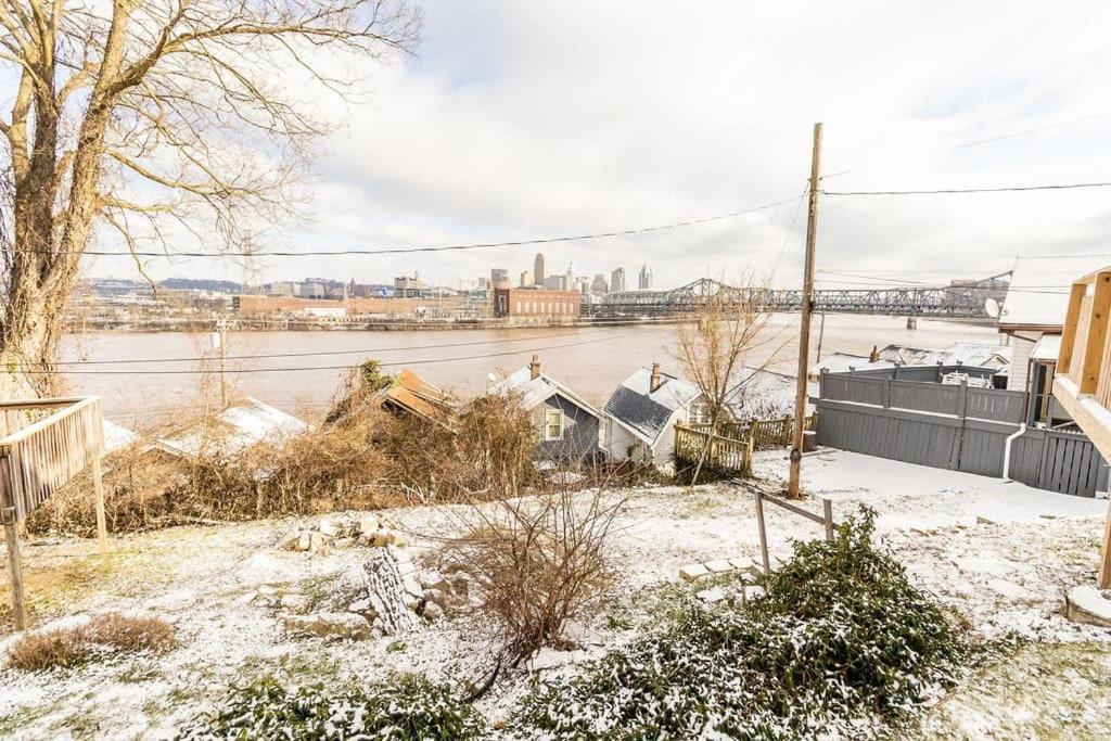 Cozy Riverfront Bungalow With Stunning Views コビントン エクステリア 写真