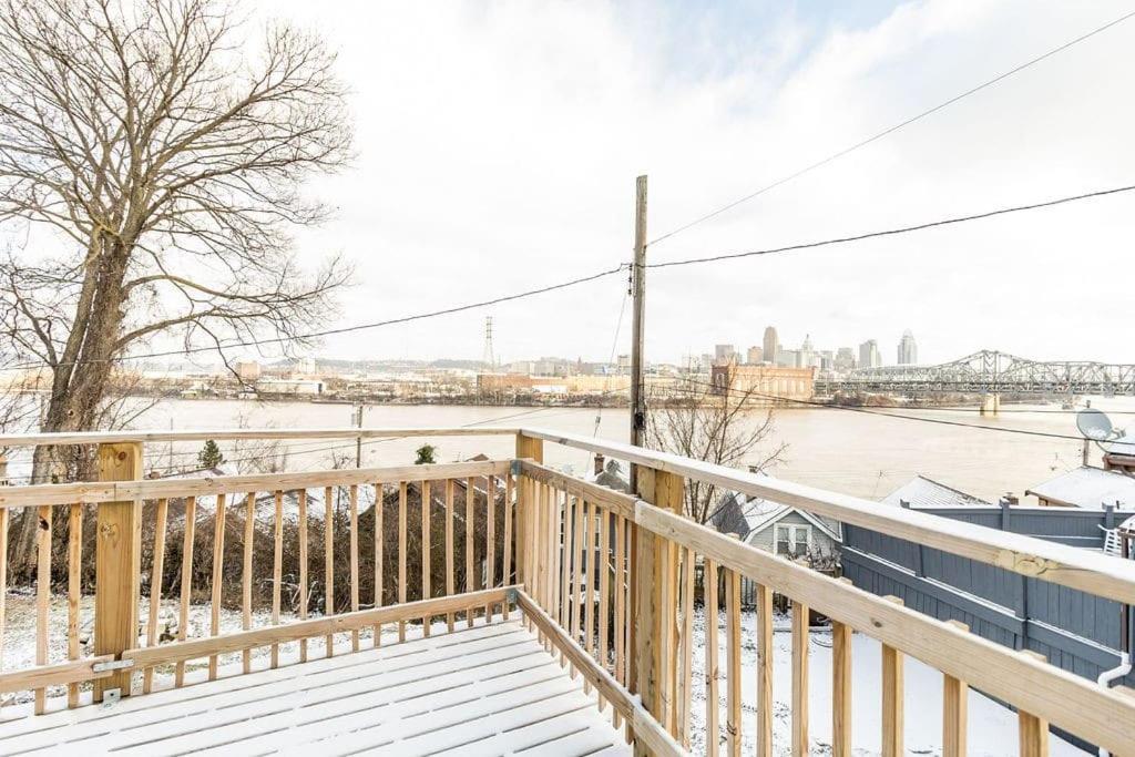 Cozy Riverfront Bungalow With Stunning Views コビントン エクステリア 写真