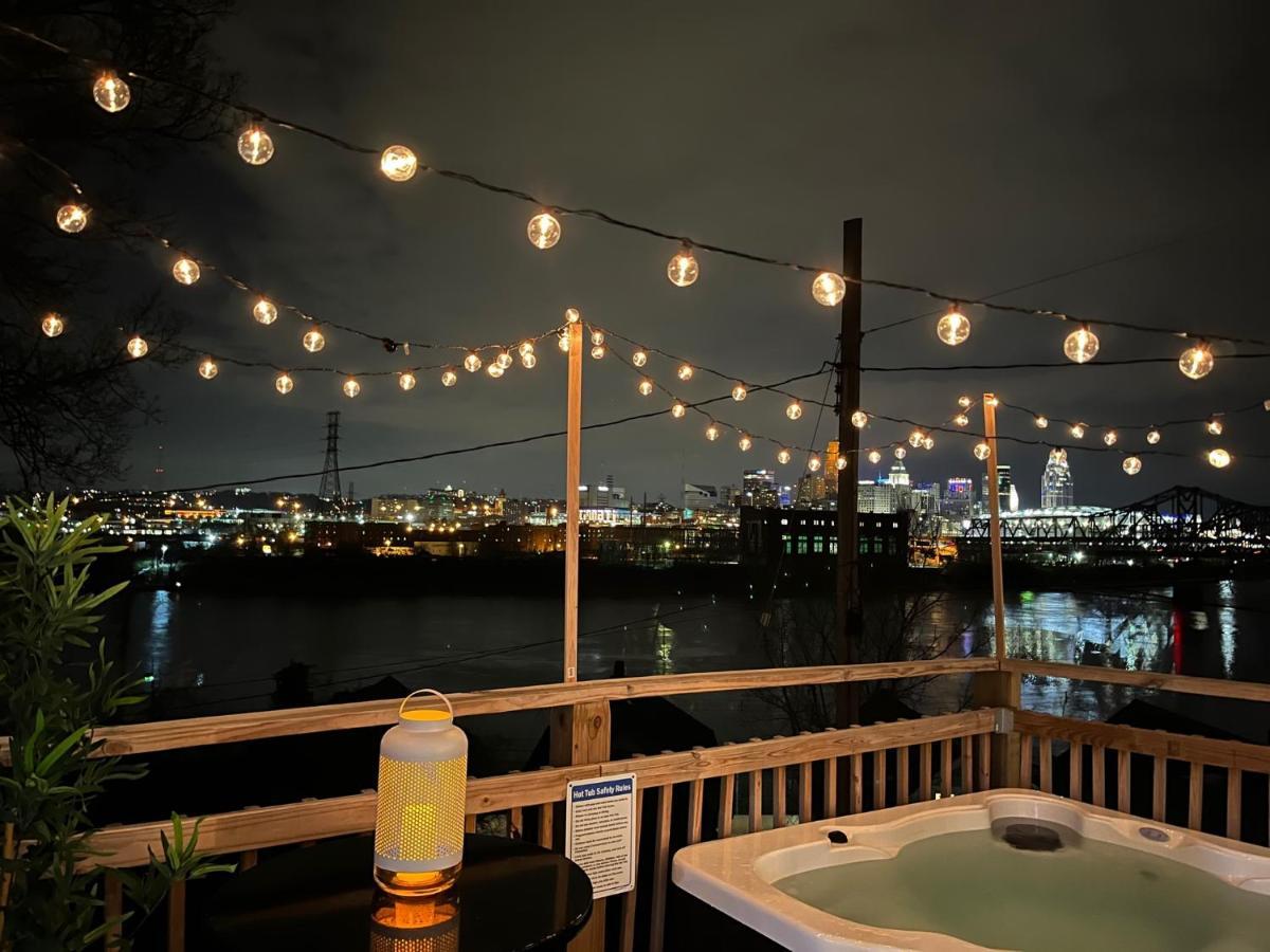 Cozy Riverfront Bungalow With Stunning Views コビントン エクステリア 写真